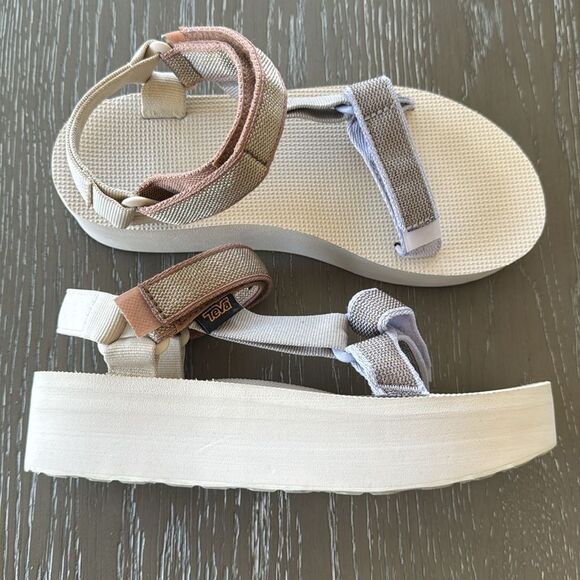 Teva Platform Women’s Metallic Universal Sandals Casual Shoes Size 8 EUC - Picture 9 of 12